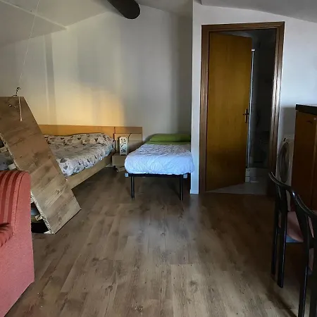 Lovely 1 Bedroom Loft, 20 Mins To Bgy Airport Daire Pradalunga